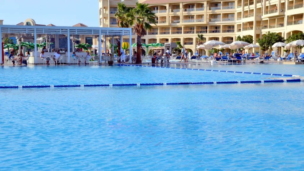 الفندق الباتروس وايت بيتش ريزورت - الغردقة